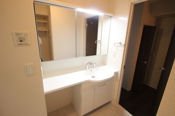 グランラフィーネ A棟