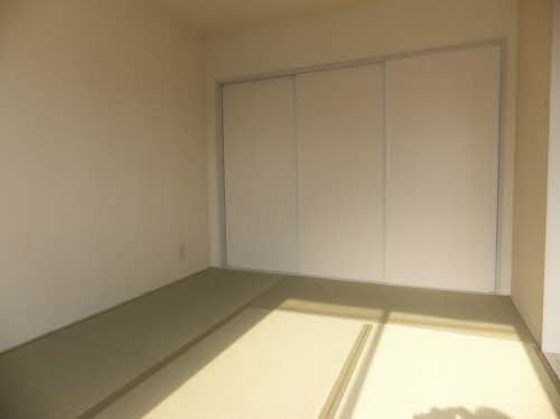 エモーション C棟