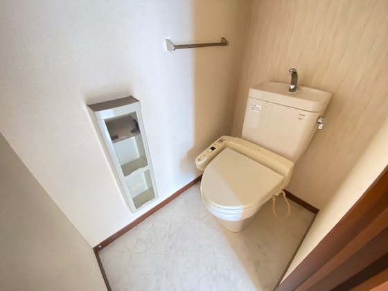 アクアみどり坂 B