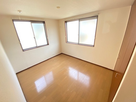 アクアみどり坂 B