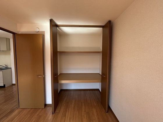 ファミール三筋 B棟