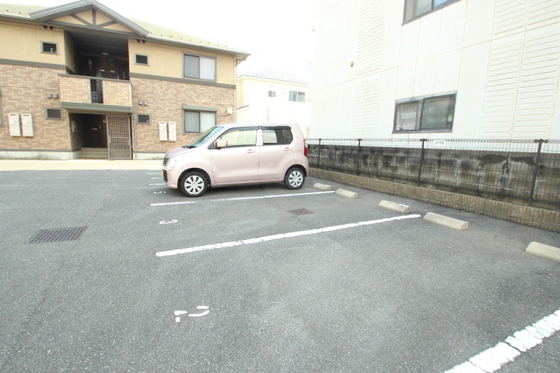 ファミール三筋 B棟