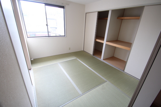 グリーンハイツ A棟