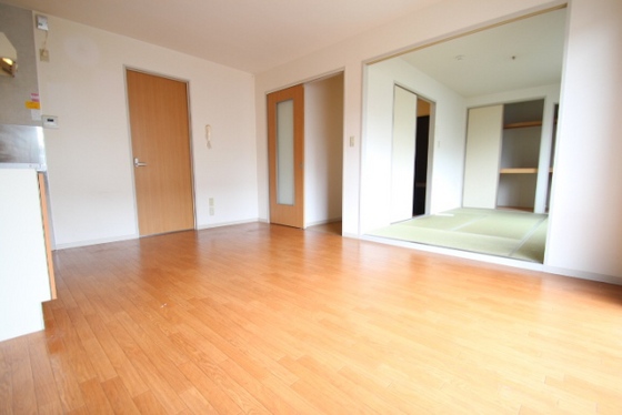 グリーンハイツ B棟