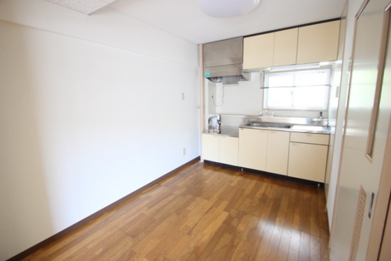 サンローレル宮内B棟