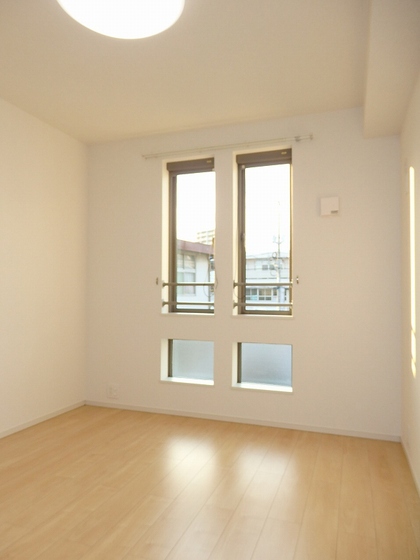 イースト オーブ