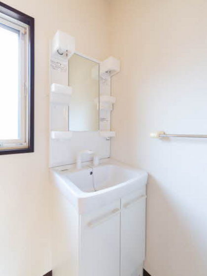 ミニオンハイツ C棟