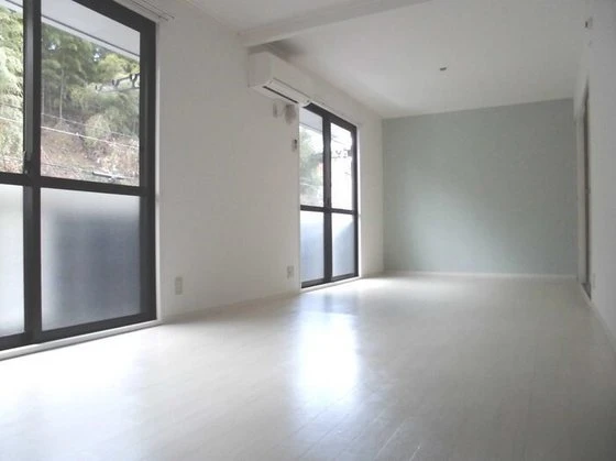 エバーグリーンハイツ B棟