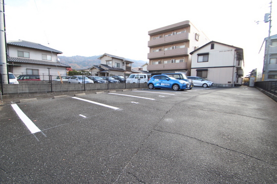 ファミールナカイⅢ