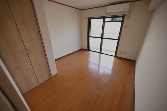 クレセントハウス