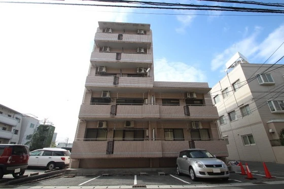 クレセントハウス