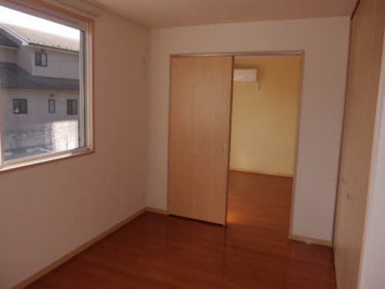 ウッド ヴィラージュ A棟