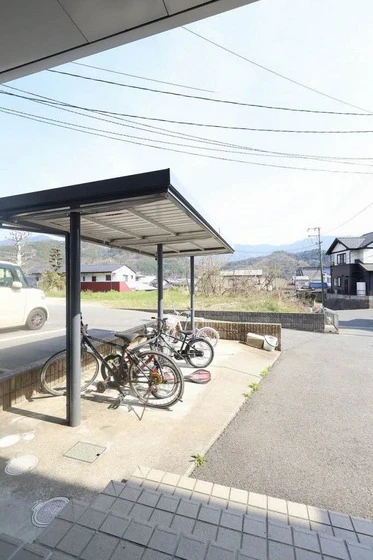 ウッド ヴィラージュ A棟