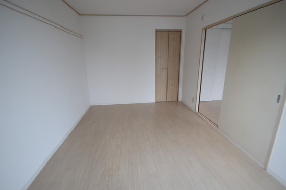 サンパール駅前A