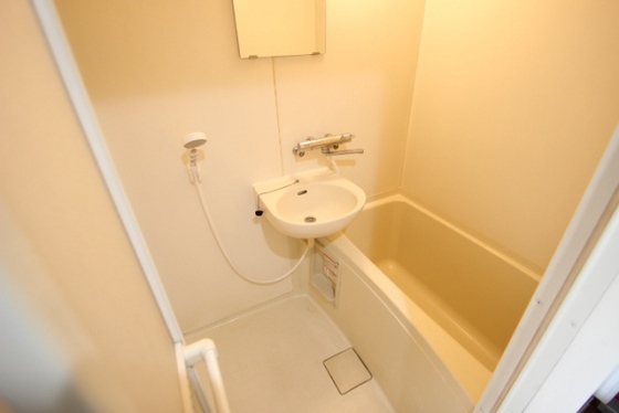 グリューネ A棟