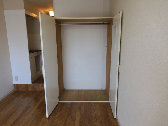 グリューネ A棟