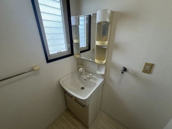 クレセンド楽々園 A棟