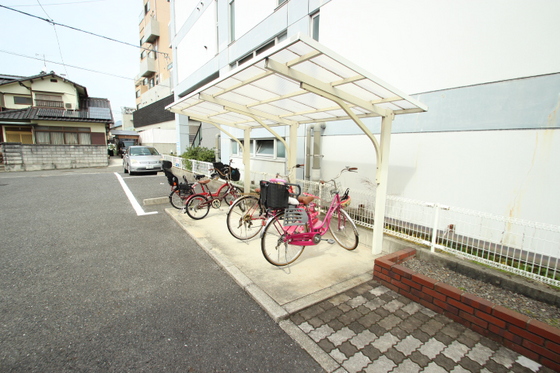 クレセンド楽々園 A棟