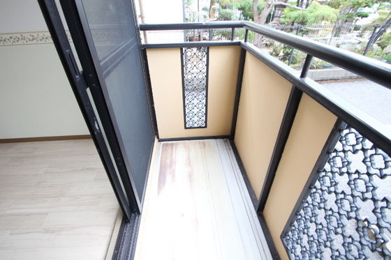 フローラ岡本 A棟