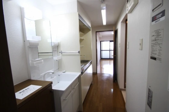 アンブシュール京橋