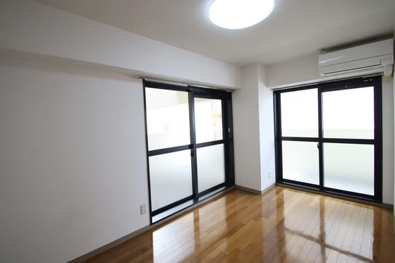 アンブシュール京橋