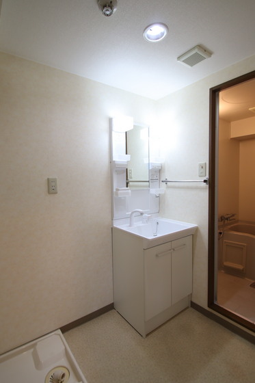 アンブシュール京橋