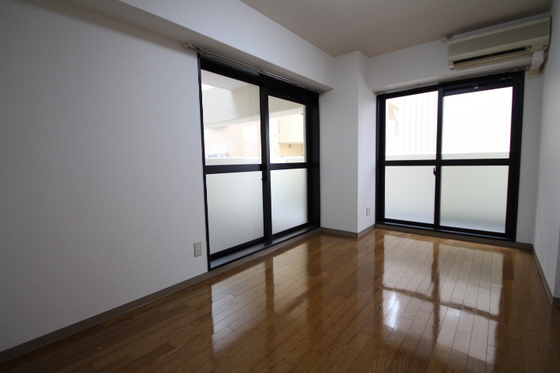 アンブシュール京橋