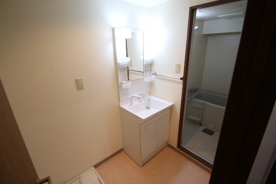 アンブシュール京橋