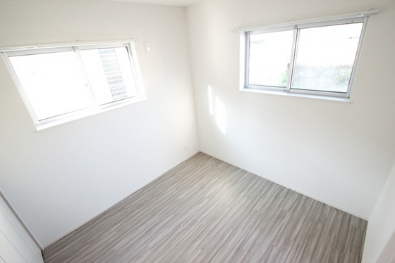 ライフメント伴駅前