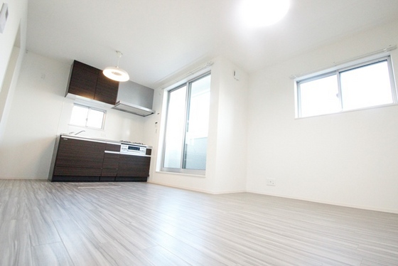 ライフメント伴駅前