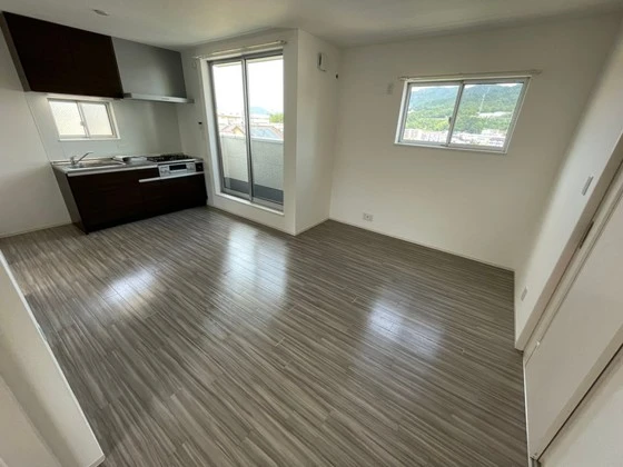 ライフメント伴駅前