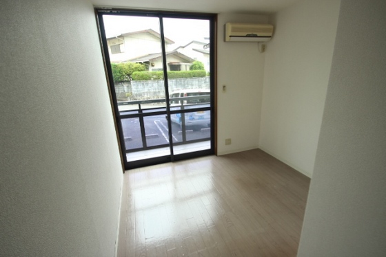 ルームサンコート