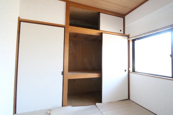 フラット新屋敷