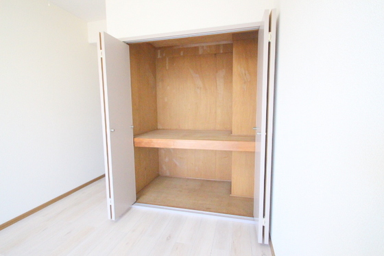 フラット新屋敷