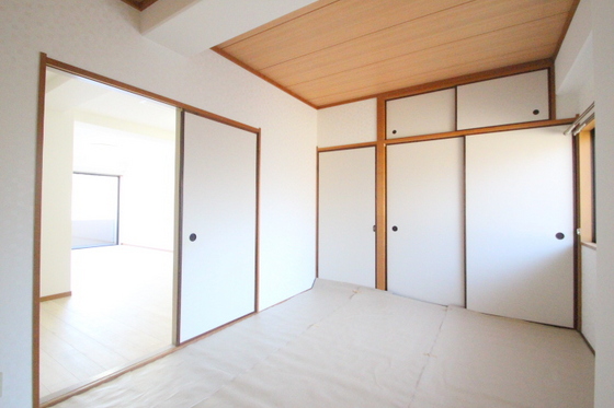 フラット新屋敷