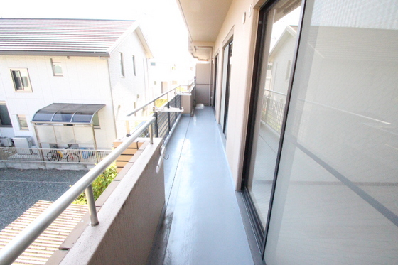 フラット新屋敷