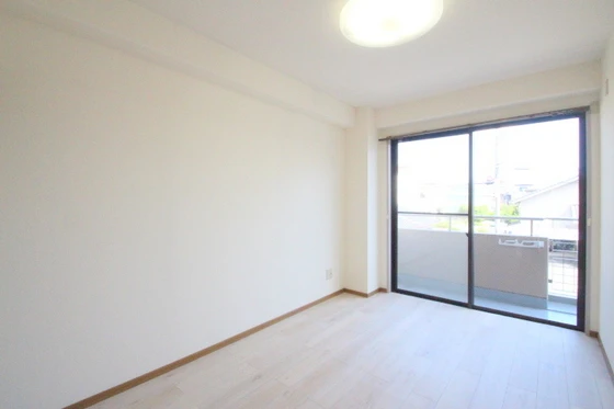 フラット新屋敷