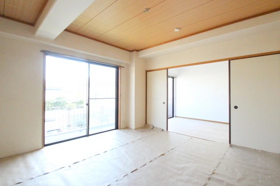 フラット新屋敷