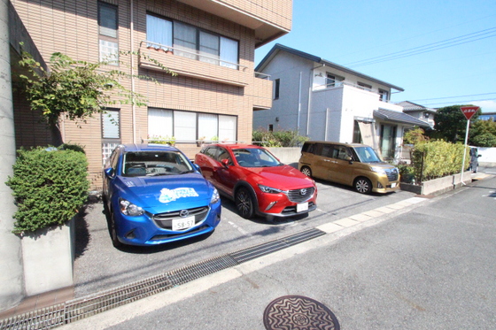 フラット新屋敷