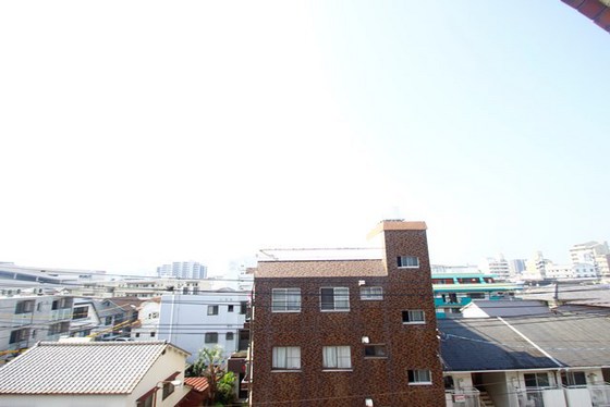 コーポハピネス