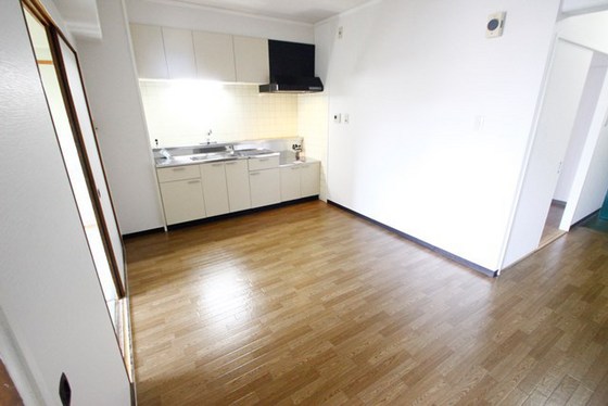 コーポハピネス