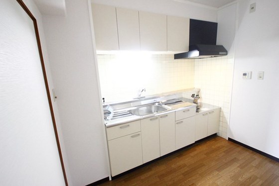 コーポハピネス