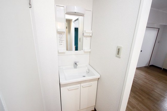 コーポハピネス