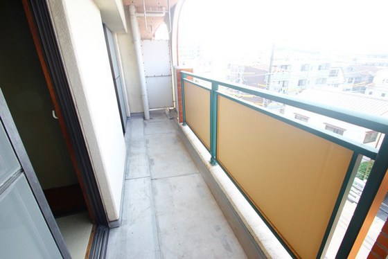 コーポハピネス