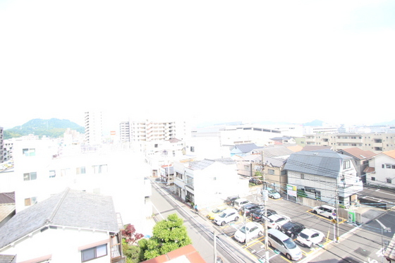 コーポハピネス