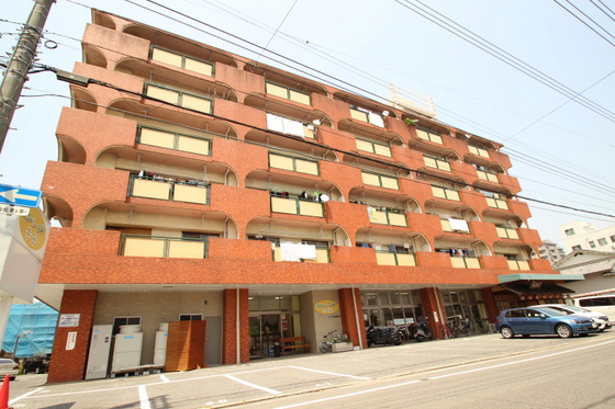 コーポハピネス