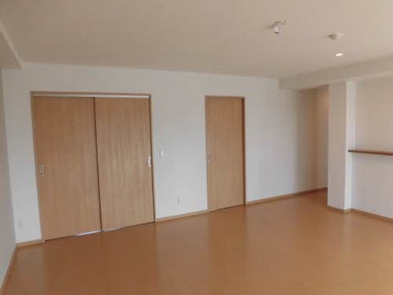 プレミア ステーション 西口