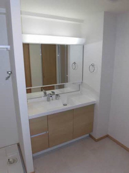 プレミア ステーション 西口