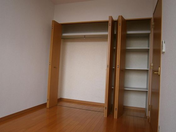 クレストシティ中井町