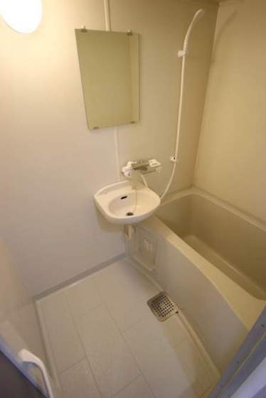 ジュネス医大東